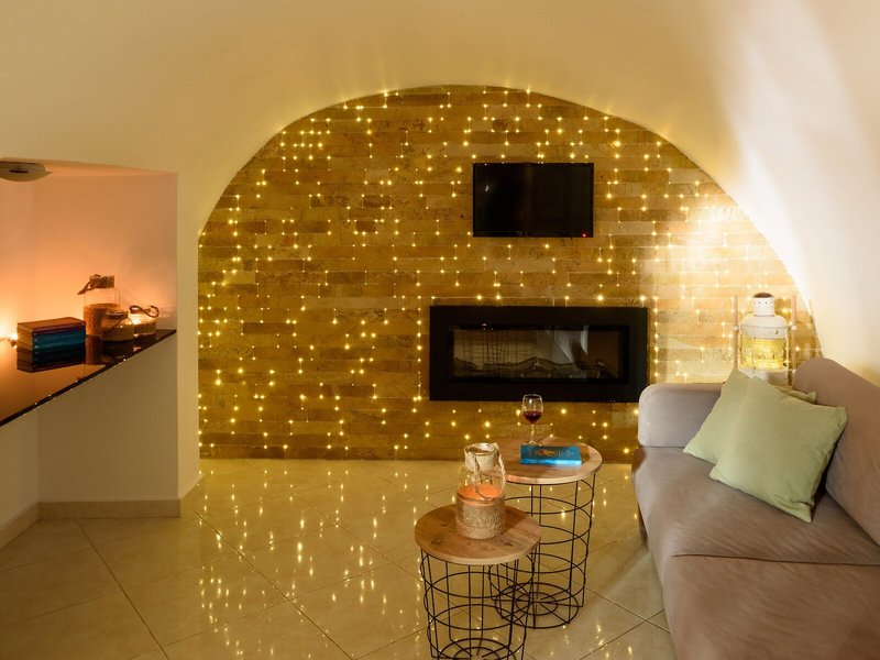 Suite Home Santorini 30