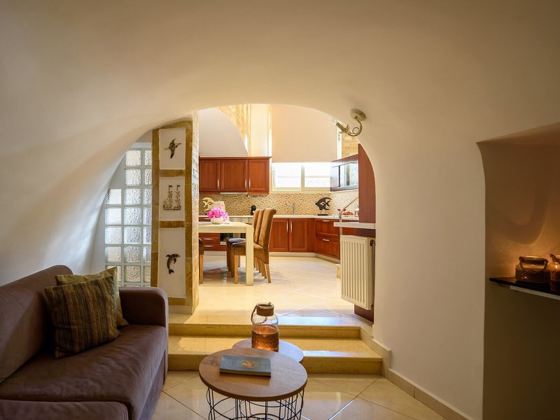 Suite Home Santorini 31