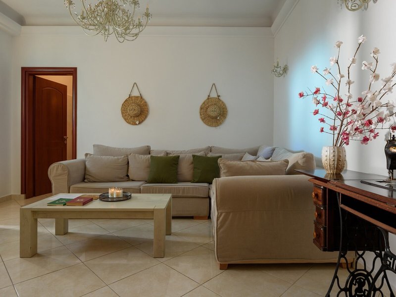 Suite Home Santorini 38