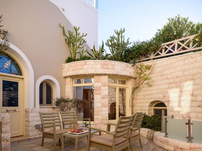Suite Home Santorini 43