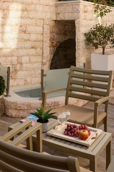 Suite Home Santorini 44