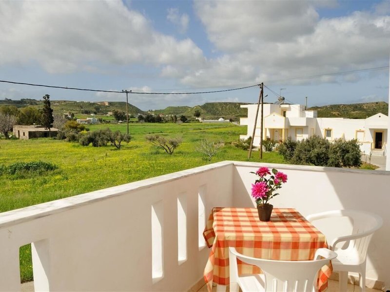 Nikos 2 Studios & Apartments 1