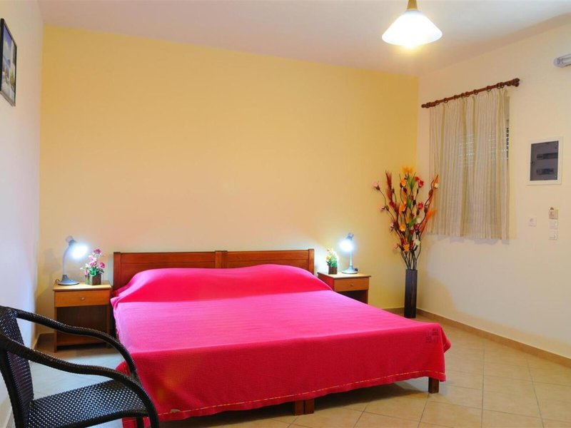 Nikos 2 Studios & Apartments 5