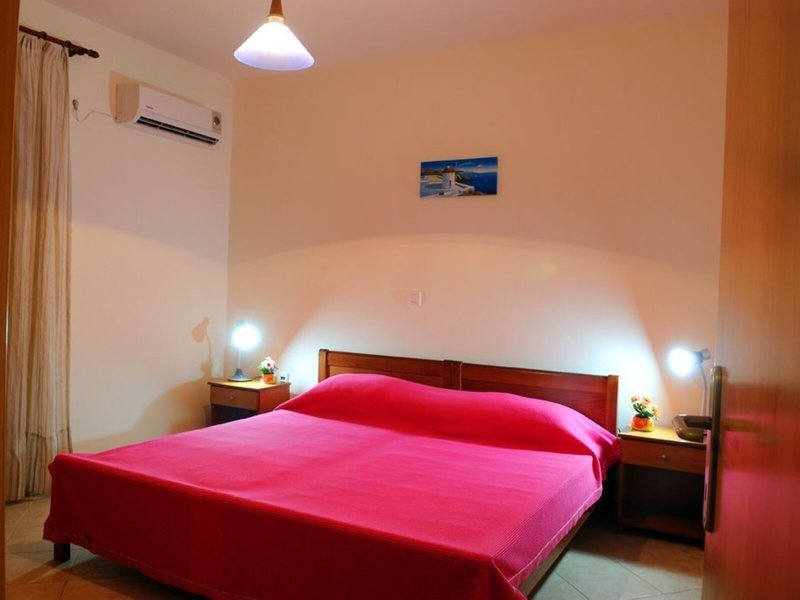 Nikos 2 Studios & Apartments 9