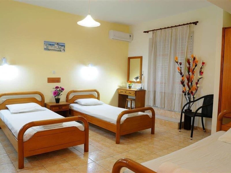 Nikos 2 Studios & Apartments 10