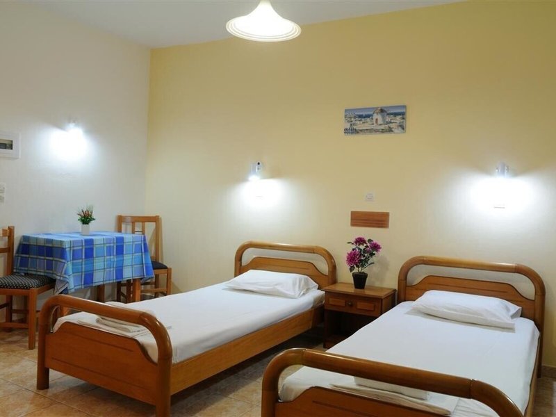 Nikos 2 Studios & Apartments 11