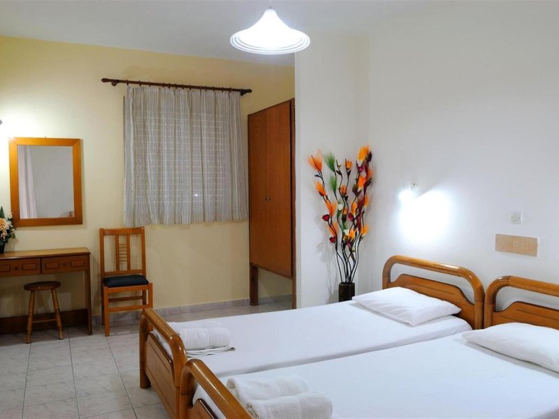 Nikos 2 Studios & Apartments 12