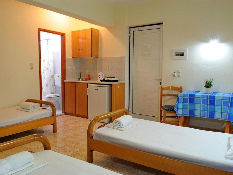 Nikos 2 Studios & Apartments 16