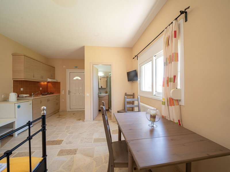 Aggelinas Apartments & Studios 11