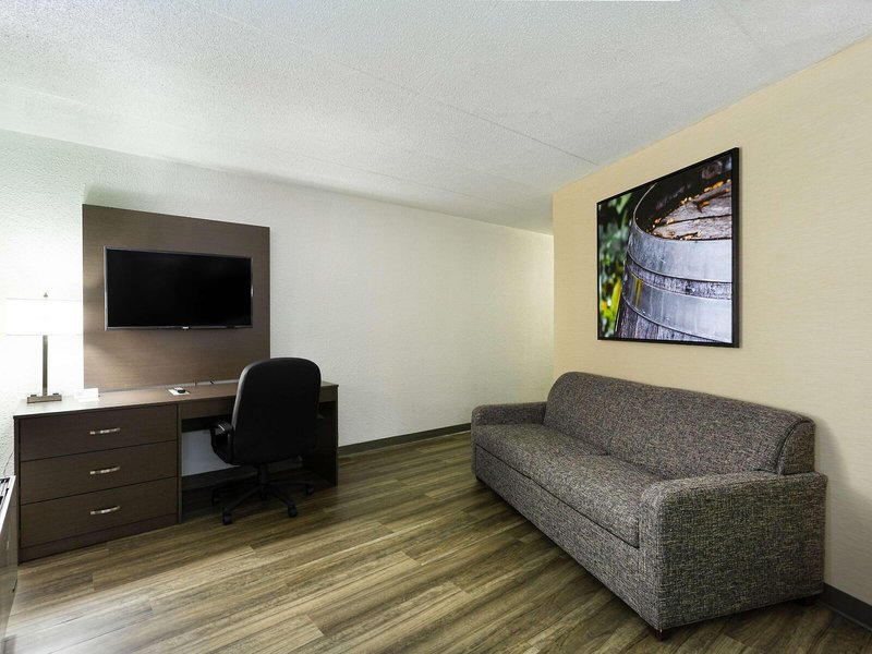 Days Inn by Wyndham Fallsview 14