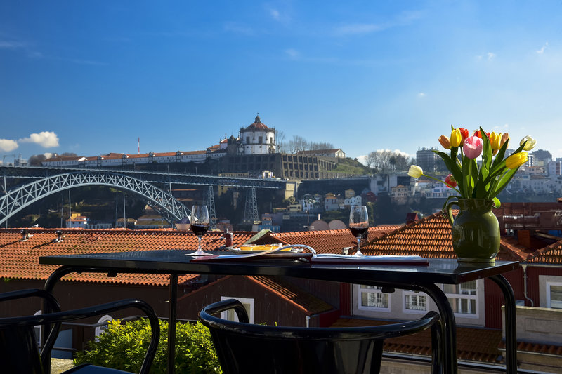 The Editory House Ribeira Porto 4