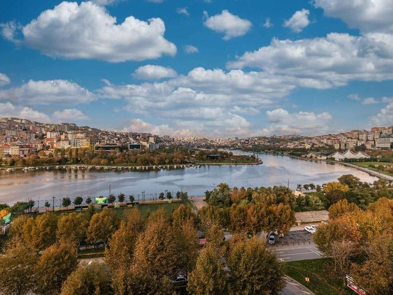 Ramada by Wyndham Istanbul Golden Horn 7