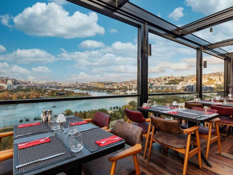 Ramada by Wyndham Istanbul Golden Horn 24