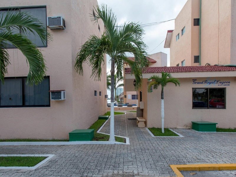 Grand Royal Lagoon 1