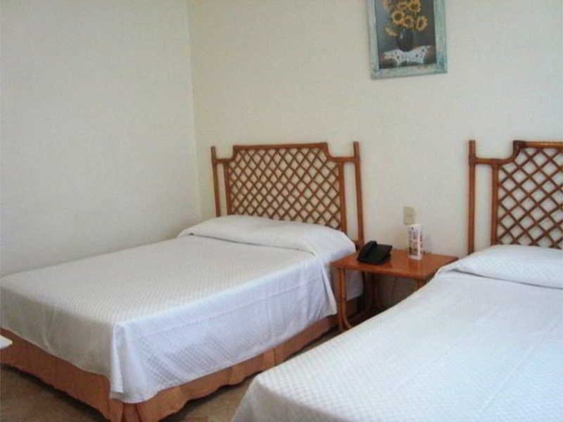 Grand Royal Lagoon 21