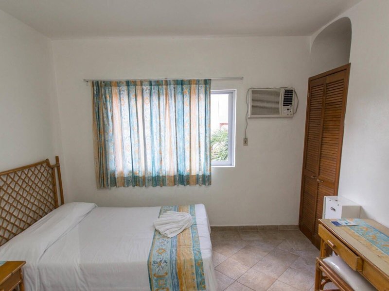 Grand Royal Lagoon 24