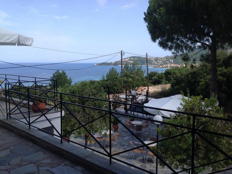 Travlos Studios 6 - Landscape