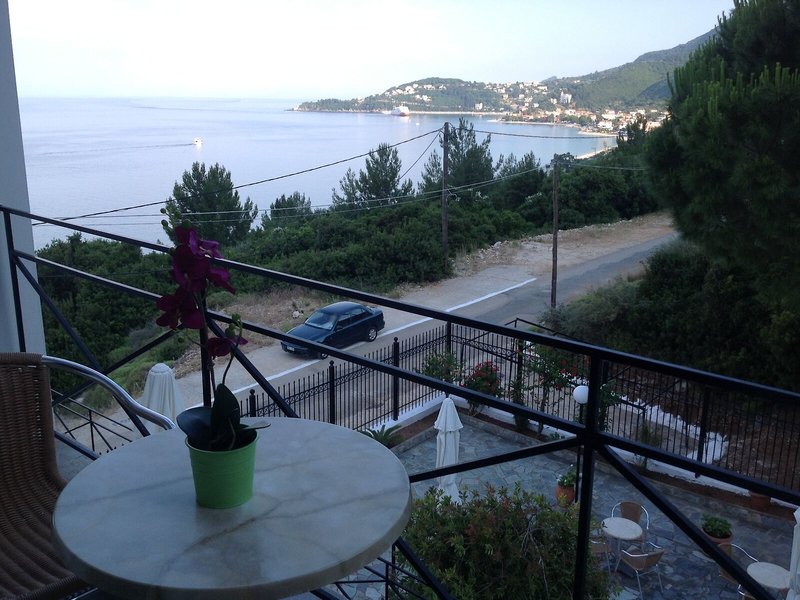 Travlos Studios 7 - Landscape