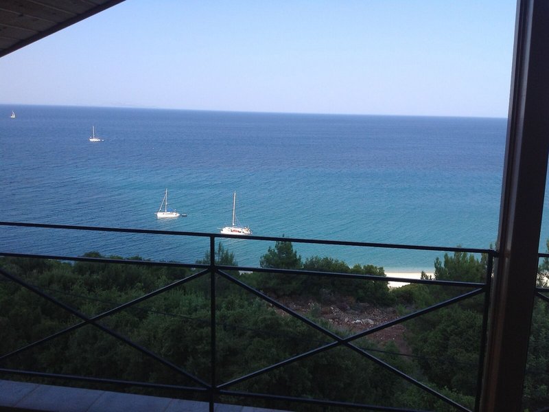 Travlos Studios 14 - Beach