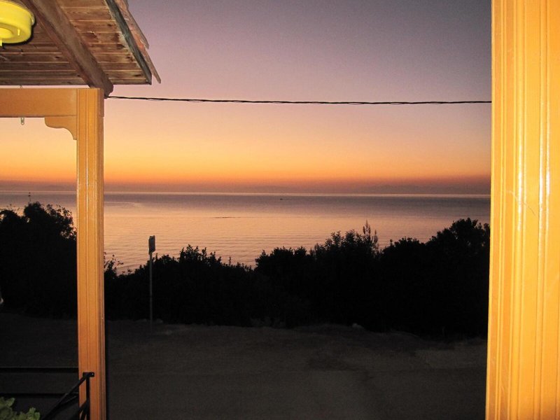 Travlos Studios 15 - Beach