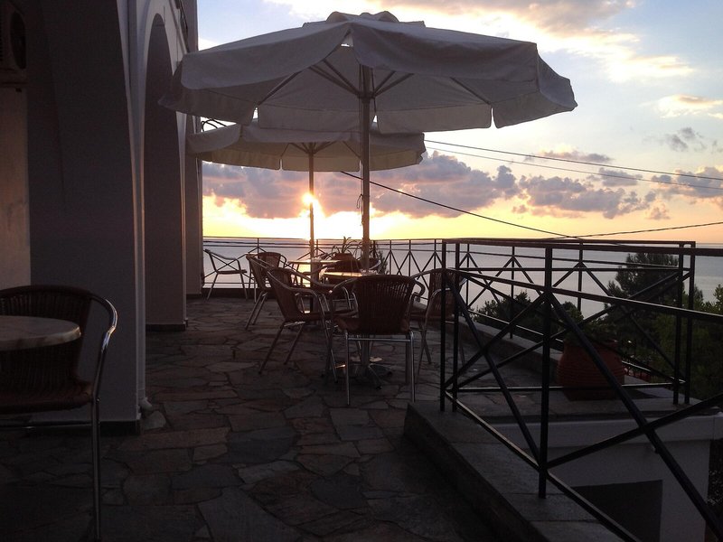 Travlos Studios 19 - Restaurant