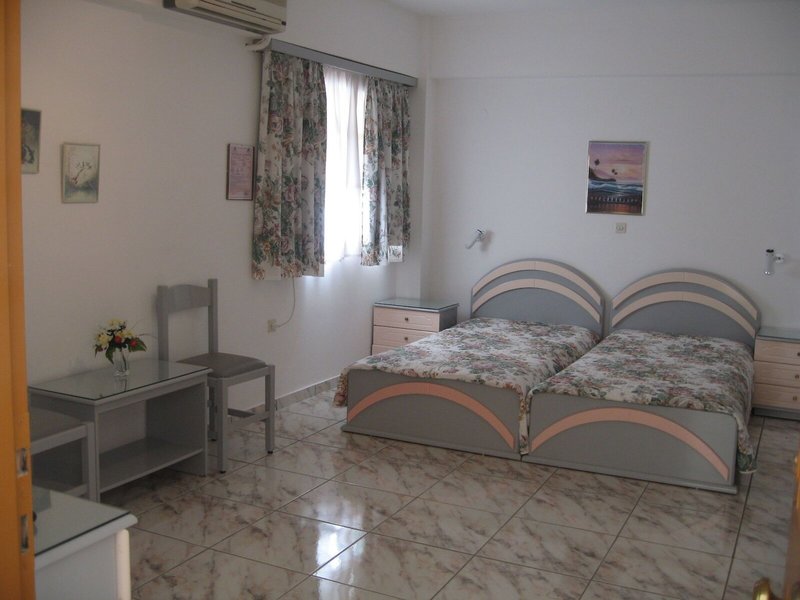 Travlos Studios 26 - Room Example