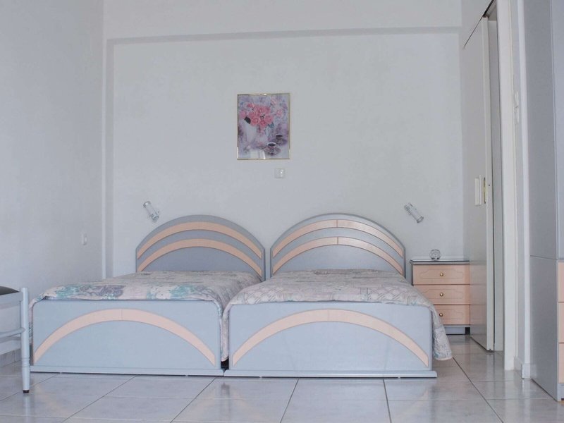 Travlos Studios 32 - Room Example