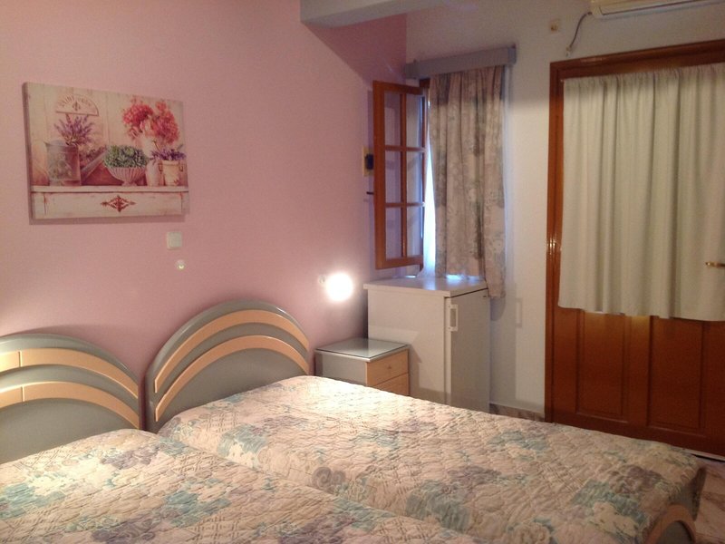 Travlos Studios 33 - Room Example