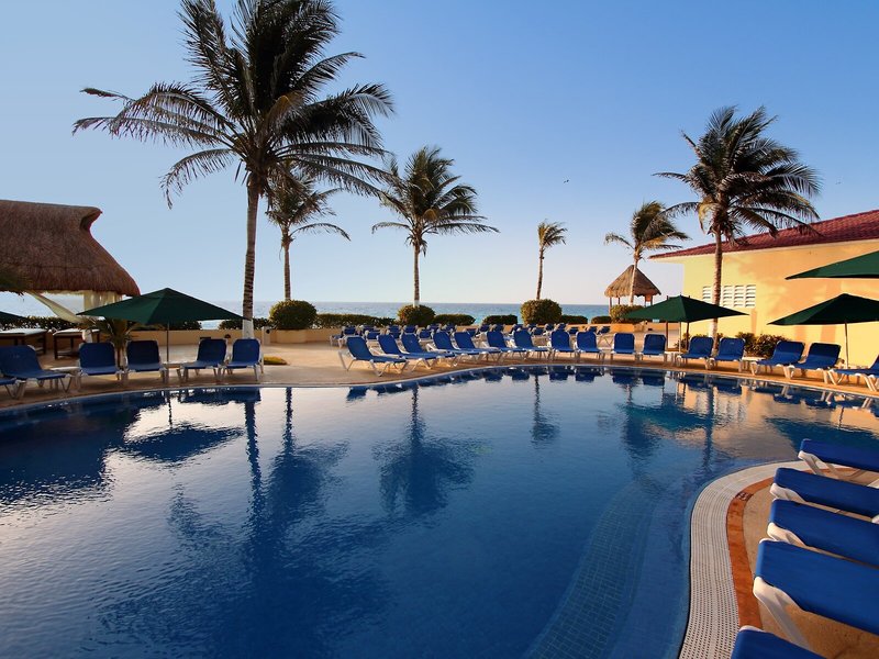 GR Solaris Cancun 15