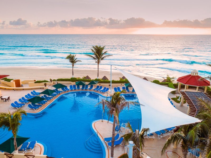 GR Solaris Cancun 16