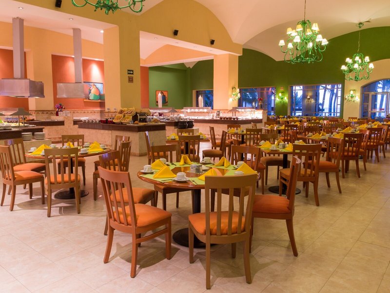 GR Solaris Cancun 29