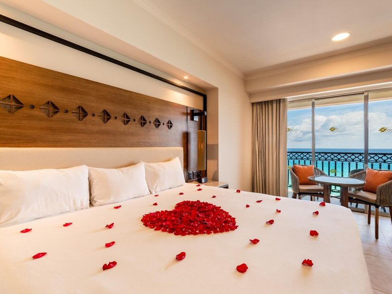 GR Solaris Cancun 48