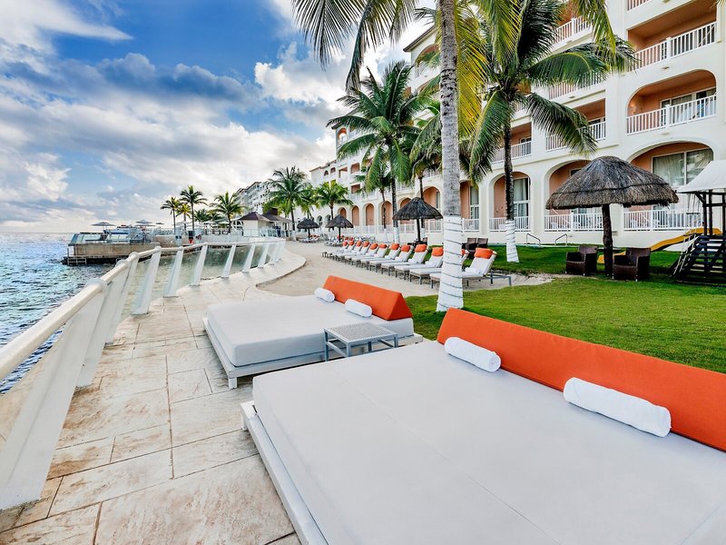 Cozumel Palace 10