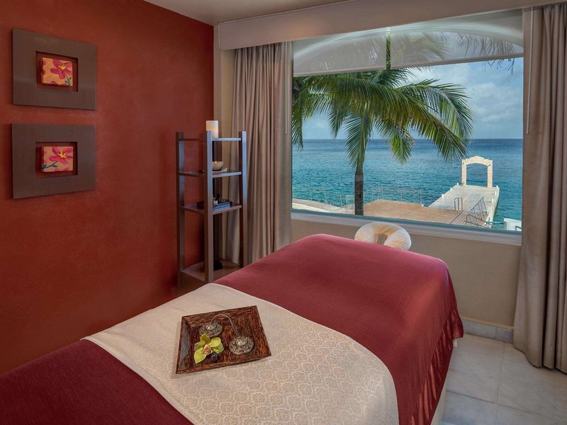 Cozumel Palace 46