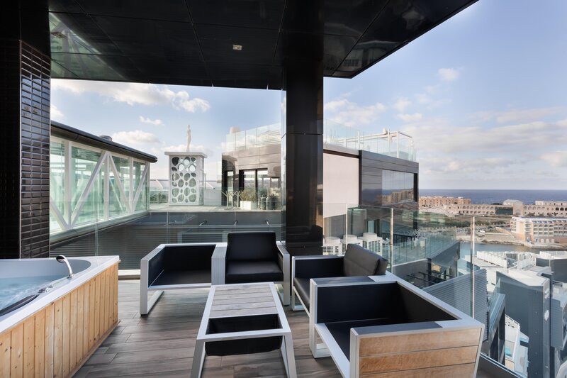 Hugo’s Boutique Hotel 12