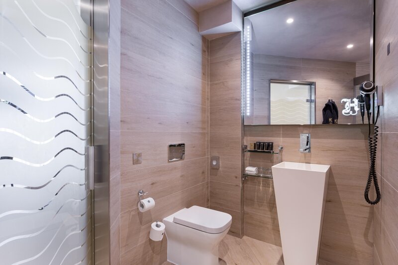 Hugo’s Boutique Hotel 24