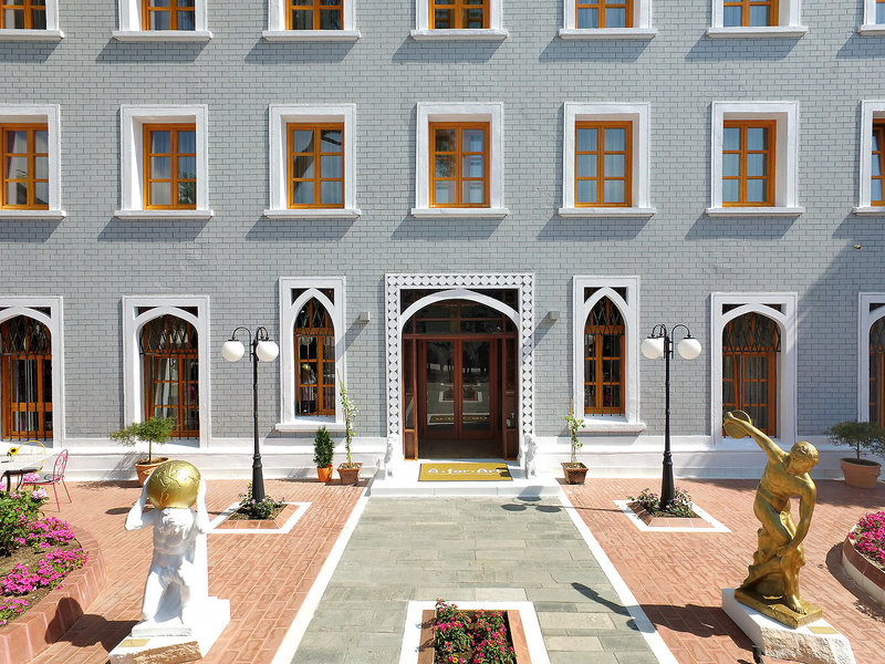 A for Art Design Hotel 2