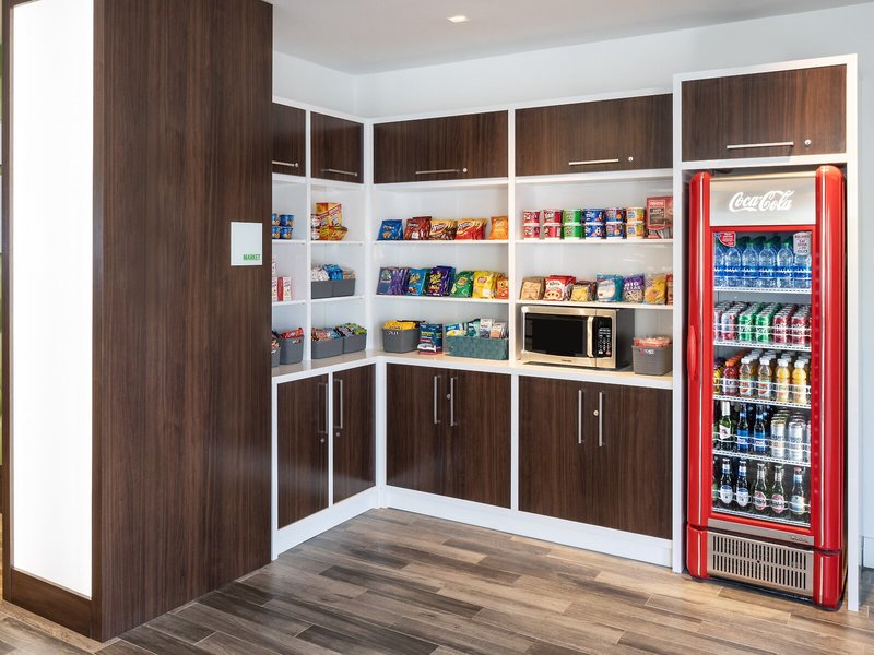 DoubleTree by Hilton Miami North I-95 5