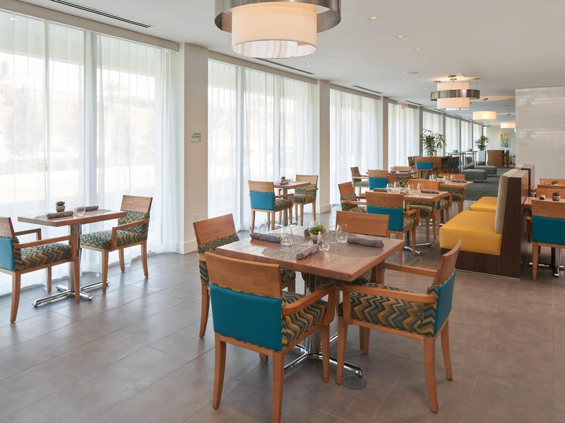 DoubleTree by Hilton Miami North I-95 10