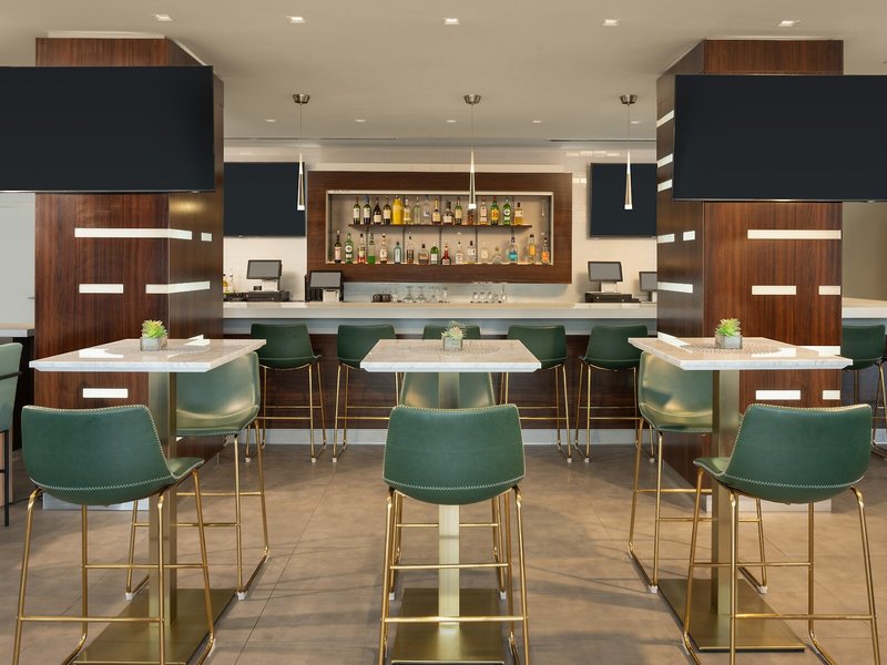 DoubleTree by Hilton Miami North I-95 11