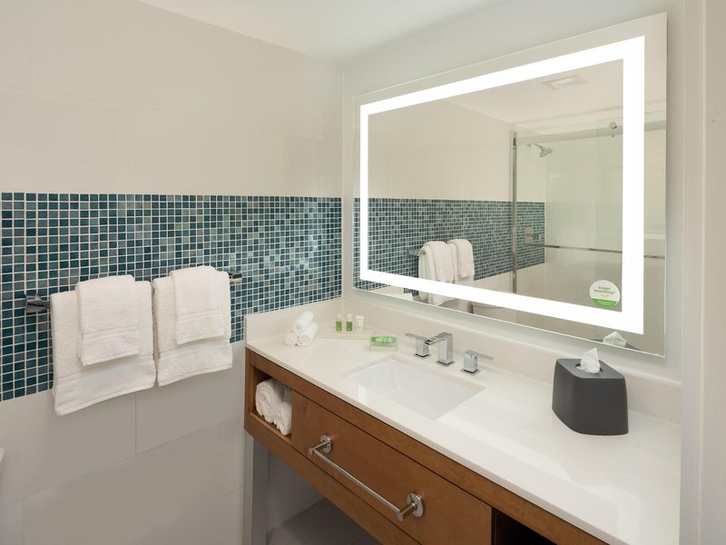 DoubleTree by Hilton Miami North I-95 28