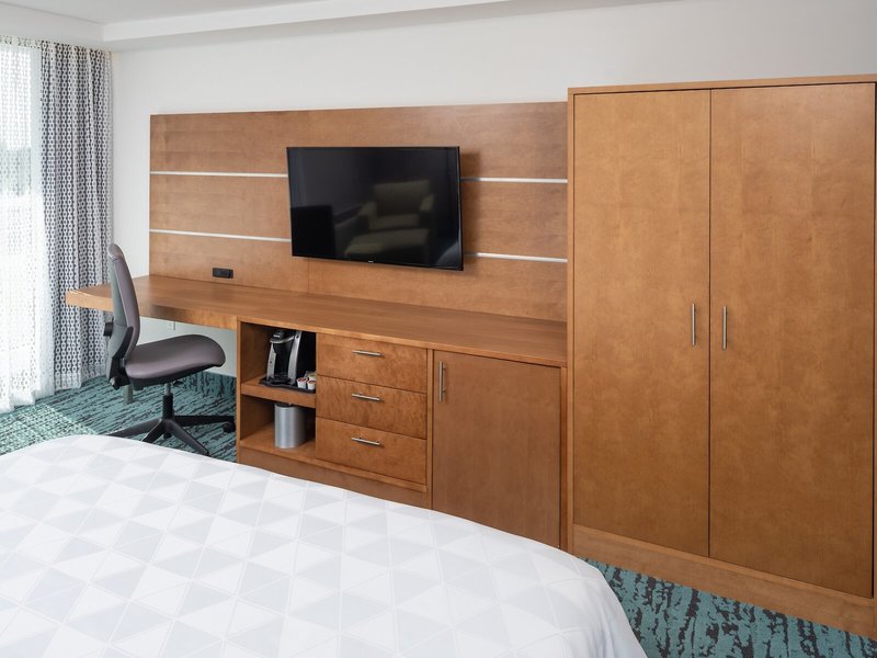 DoubleTree by Hilton Miami North I-95 29