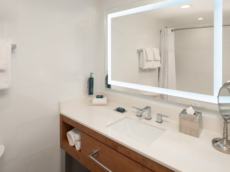 DoubleTree by Hilton Miami North I-95 33