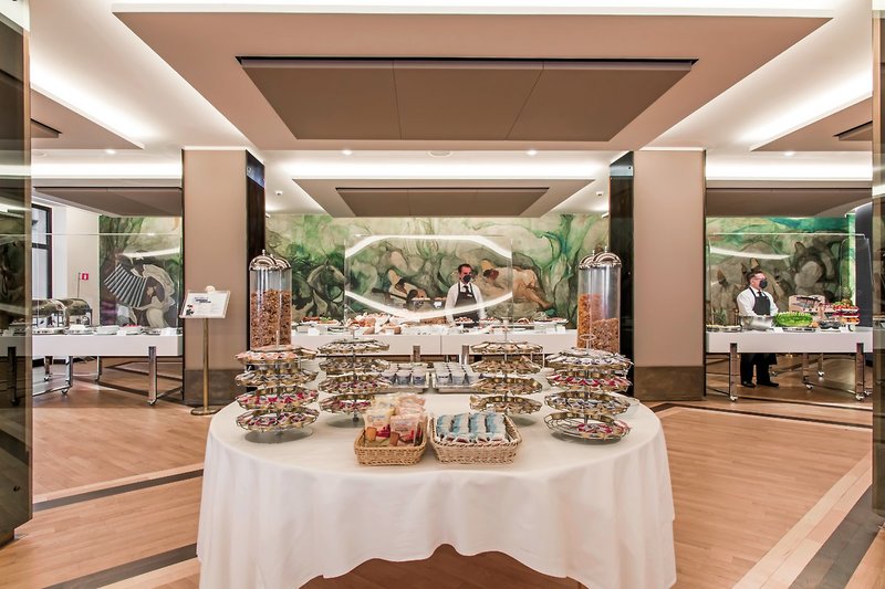 Royal Continental 10