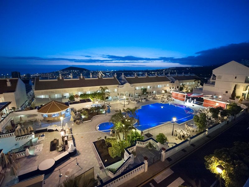 Hollywood Mirage 6