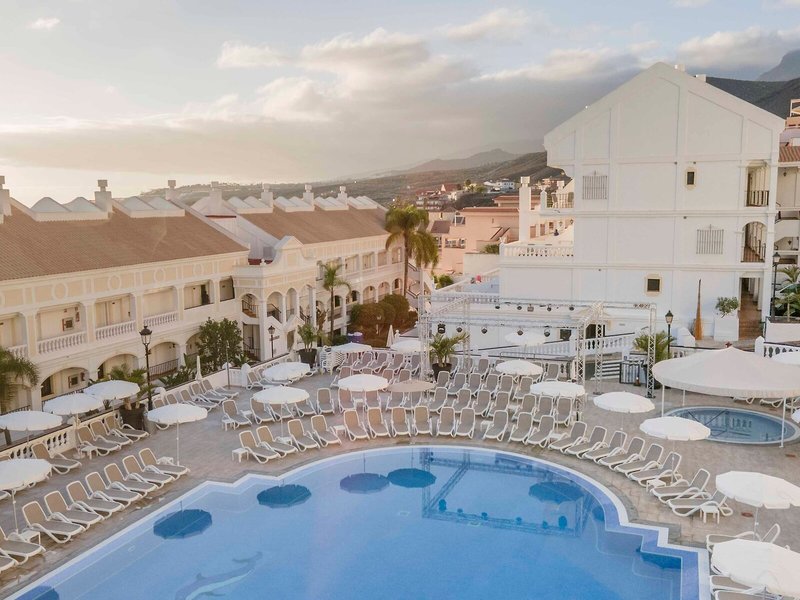 Hollywood Mirage 9