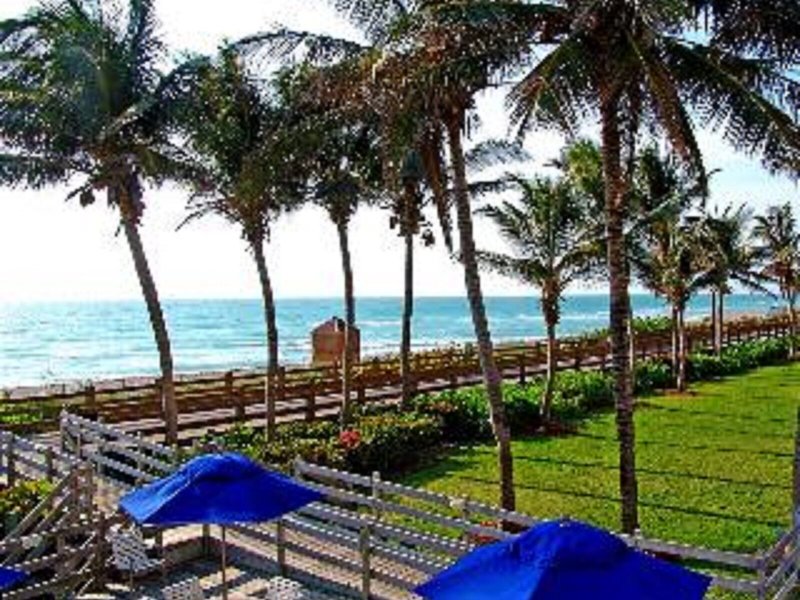 Radisson Resort Miami Beach 3