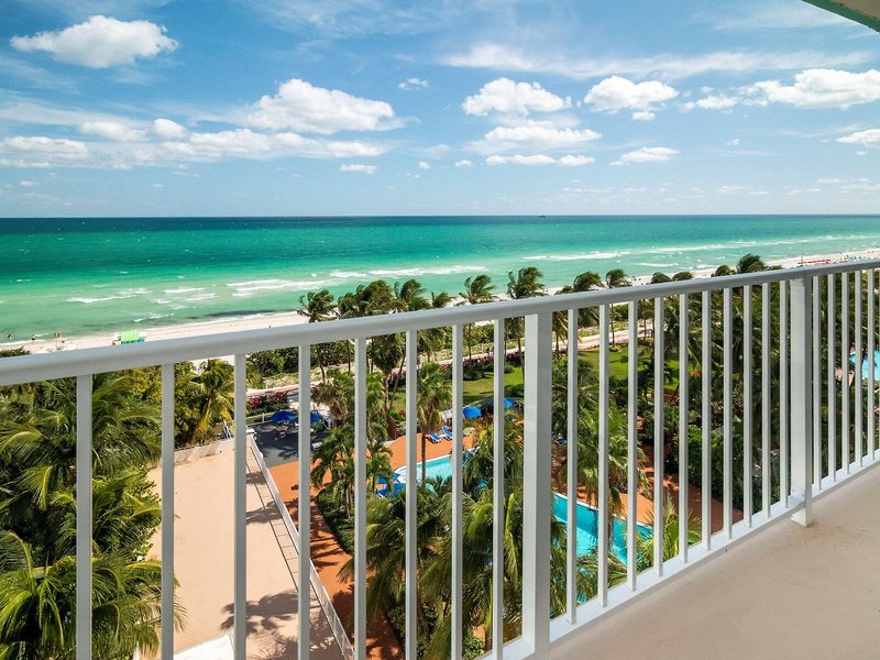 Radisson Resort Miami Beach 6