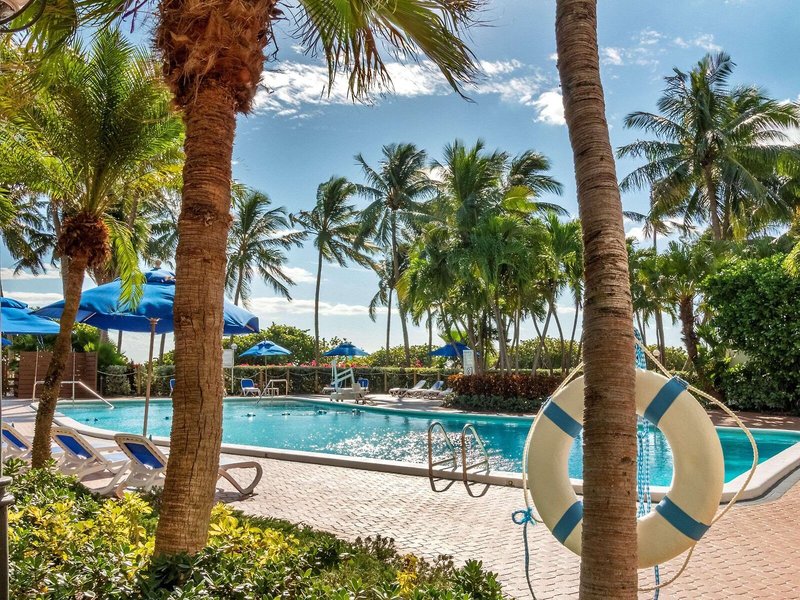 Radisson Resort Miami Beach 10