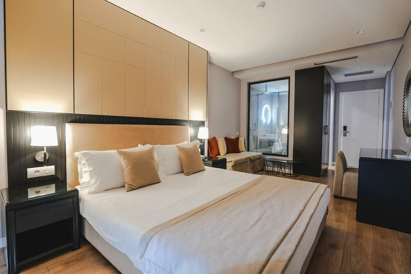 Hotel Oasis 8